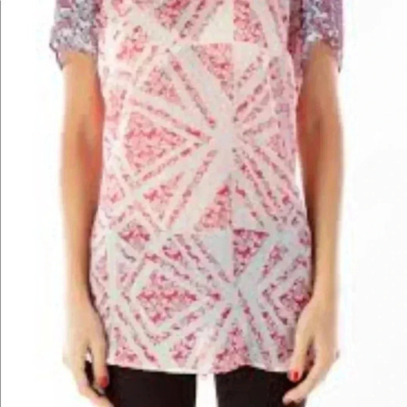 CAbi Sheer Red White Blue Blouse Size M - Picture 5 of 6